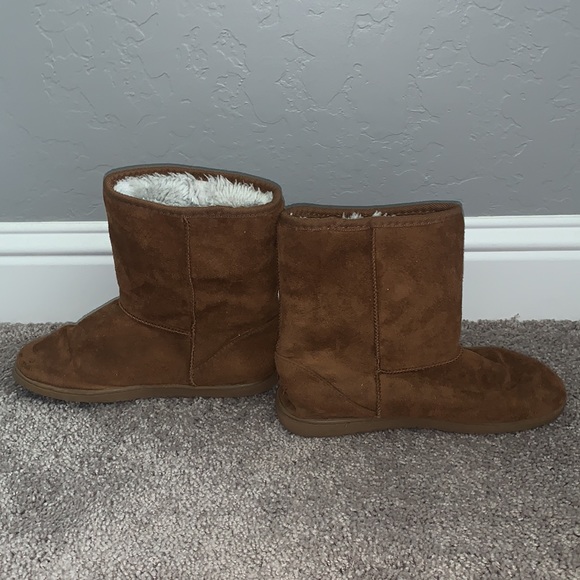 brown boots - Picture 12 of 12